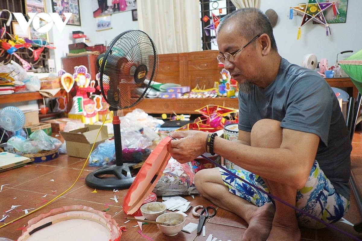 last guardians of traditional mid-autumn festival toys on the outskirts of hanoi picture 12