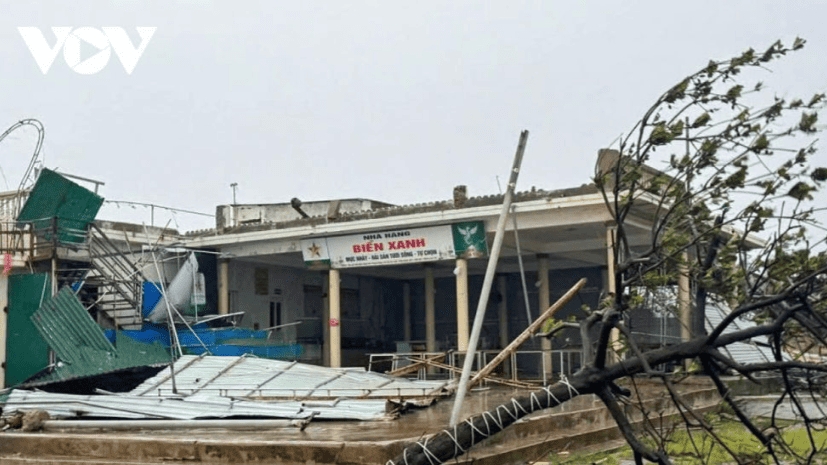 typhoon bualoi wreaks havoc across central vietnam picture 12
