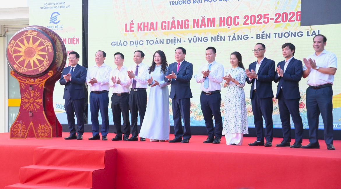 truong Dai hoc Dien luc khai giang nam hoc 2025 - 2026 hinh anh 1