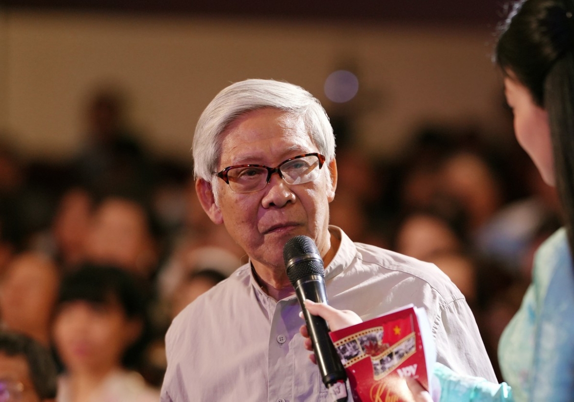 van nghe si Dai tieng noi viet nam gan bo, tan hien va tu hao hinh anh 2