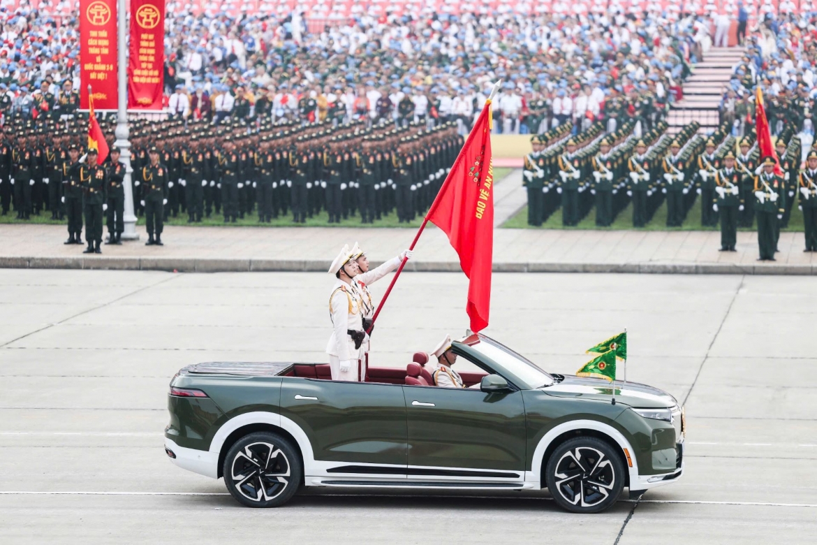xe dien viet kieu hanh trong doi hinh dieu binh 2 9 khoanh khac tu hao khong the quen hinh anh 3