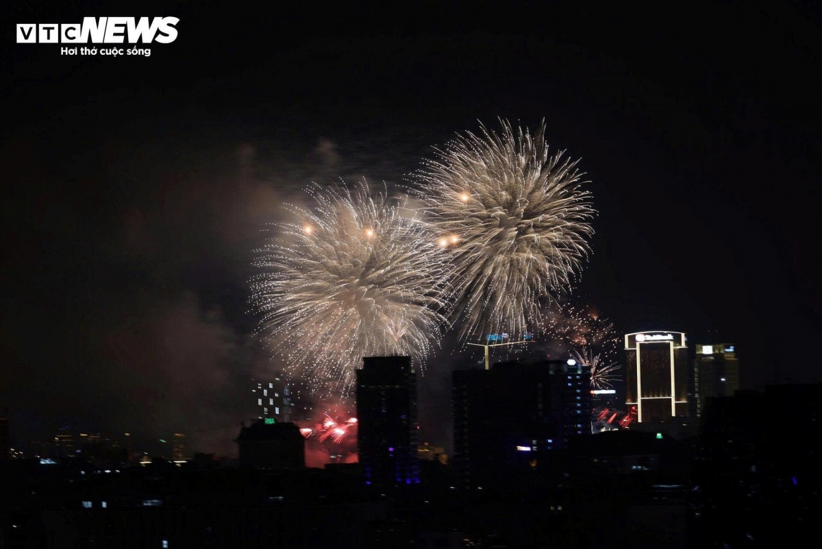 city skies light up with fireworks celebrating vietnam s 80th national day picture 4 city skies light up with fireworks celebrating vietnam s 80th national day picture 4