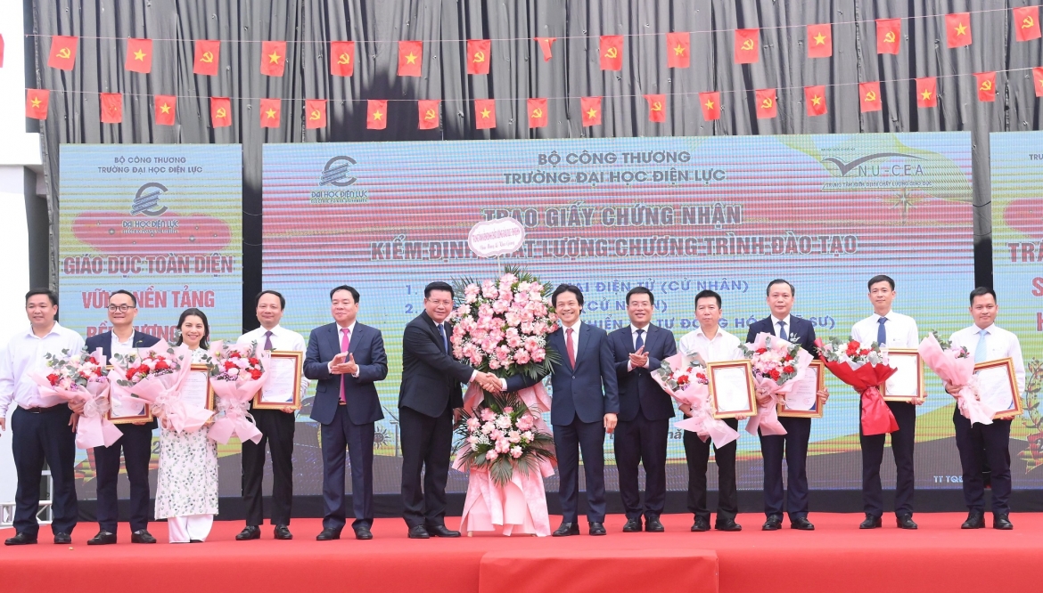 truong Dai hoc Dien luc khai giang nam hoc 2025 - 2026 hinh anh 4