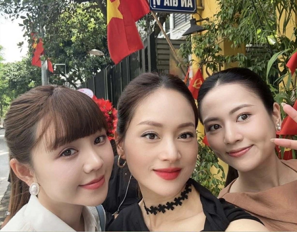 sao viet 20 9 lan phuong tro lai doan phim sau ly hon chong tay hinh anh 1