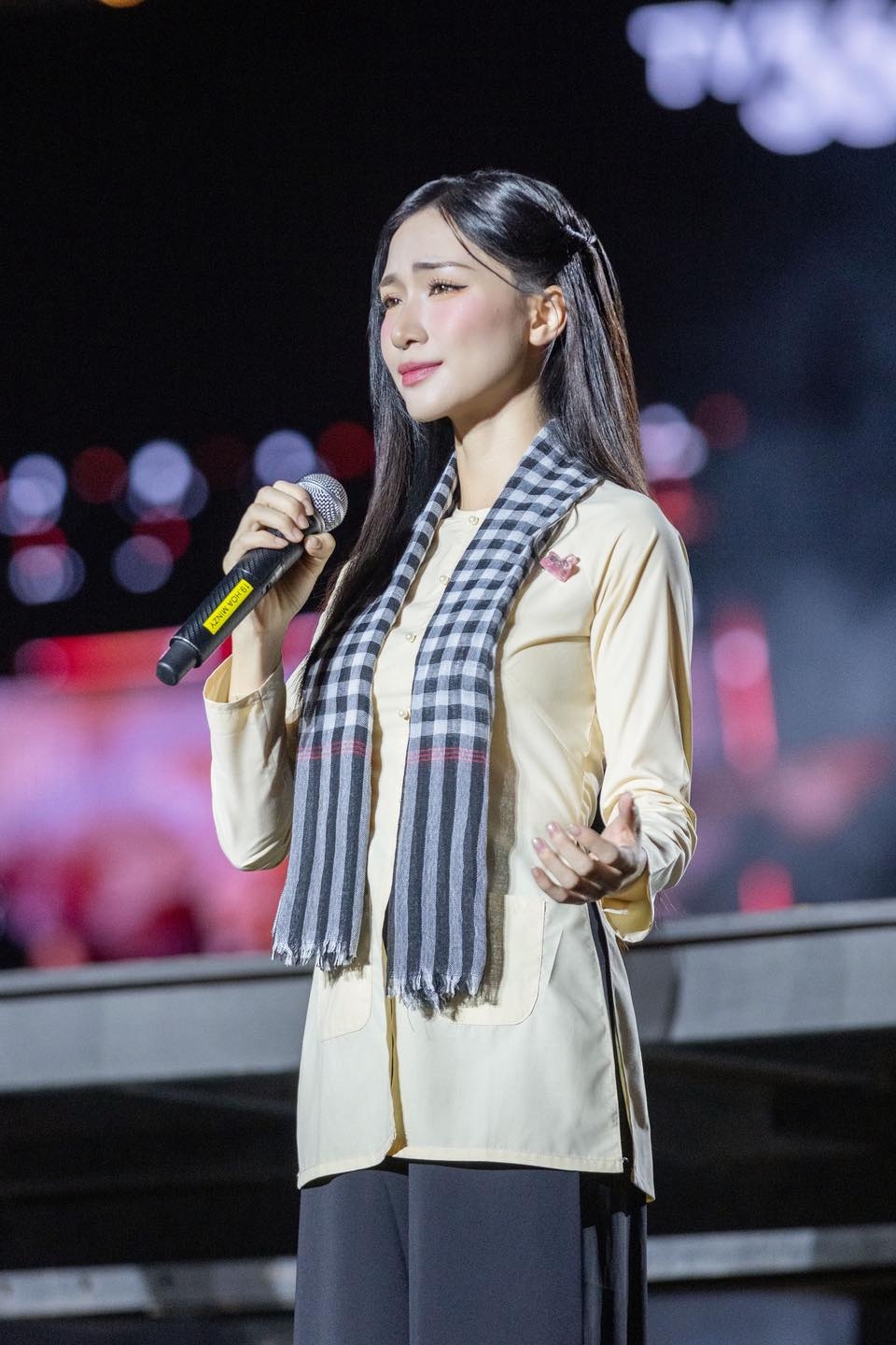 sao viet 5 9 vo chong ngo thanh van mung day thang con gai hinh anh 8