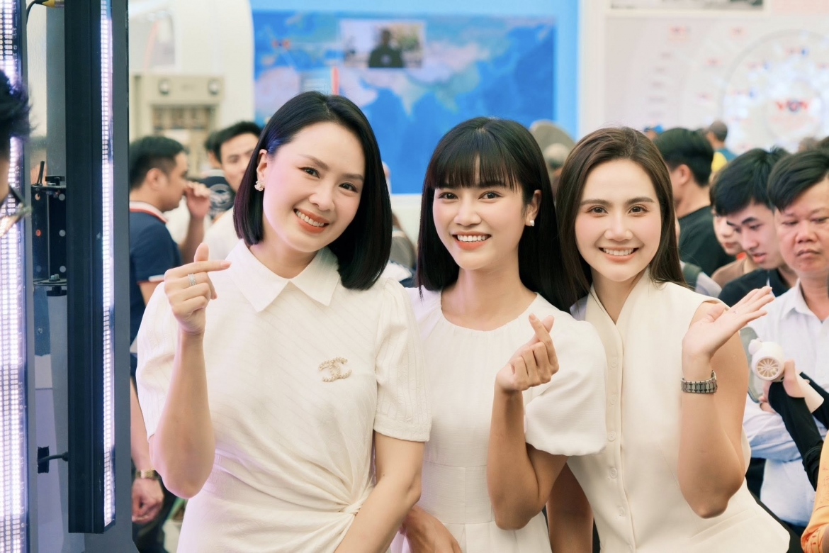 sao viet 6 9 mc thao van tham nsnd cong ly sau ca mo hinh anh 5