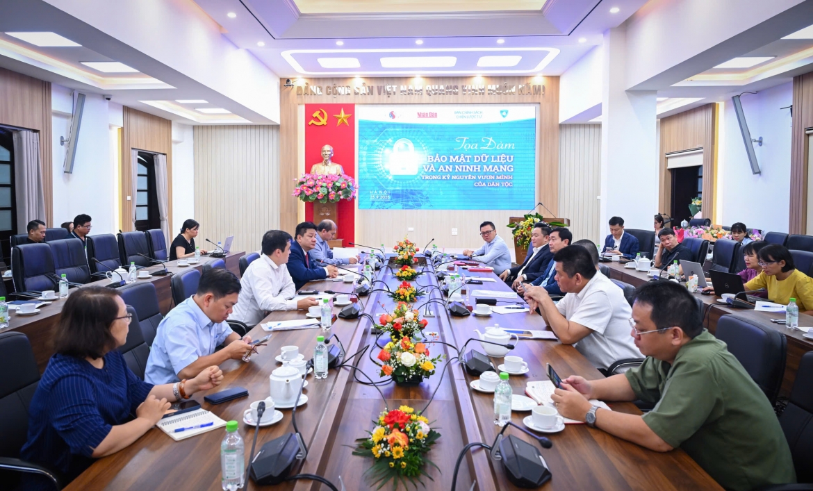 bao mat du lieu chuyen tu phong thu bi dong sang chu dong nhan dien som rui ro hinh anh 2