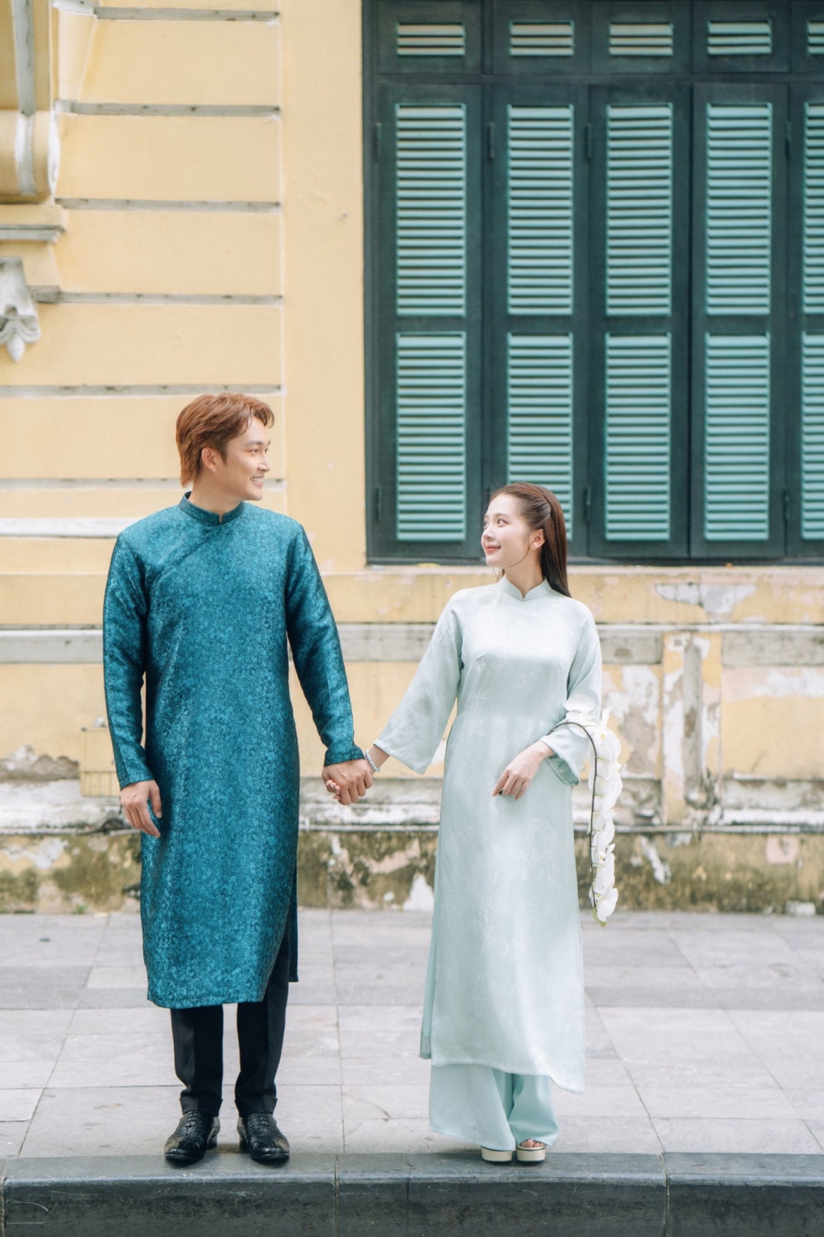 Dinh tu ngoc huyen khoe anh cuoi lang man giua long ha noi hinh anh 10