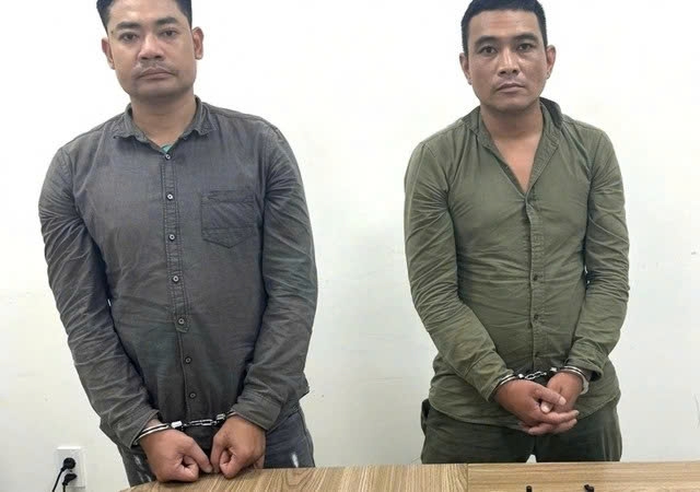 bat nhom gia danh canh sat cuop tai san hinh anh 1