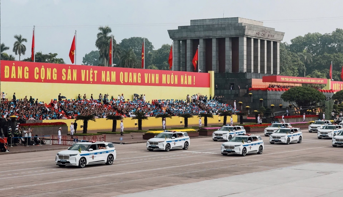 xe dien viet kieu hanh trong doi hinh dieu binh 2 9 khoanh khac tu hao khong the quen hinh anh 4