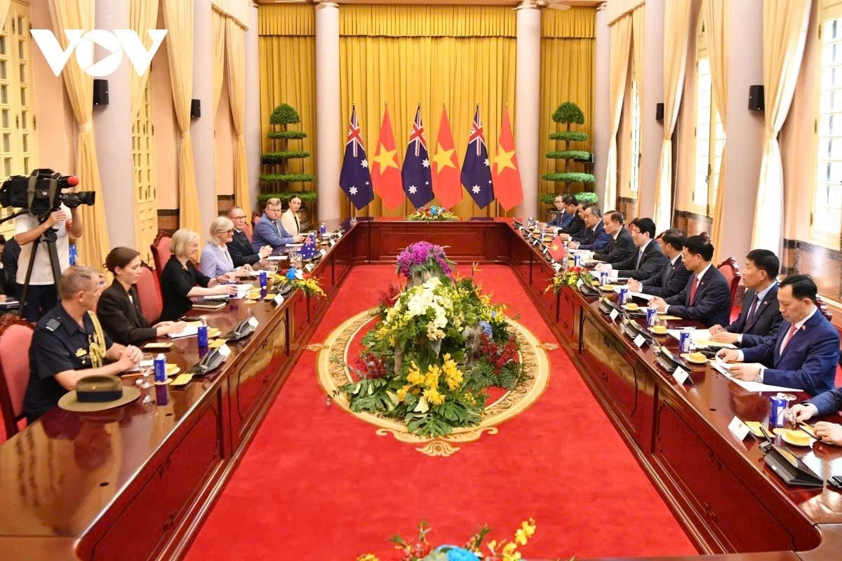 australian governor-general sam mostyn warmly welcomed on vietnam visit picture 6