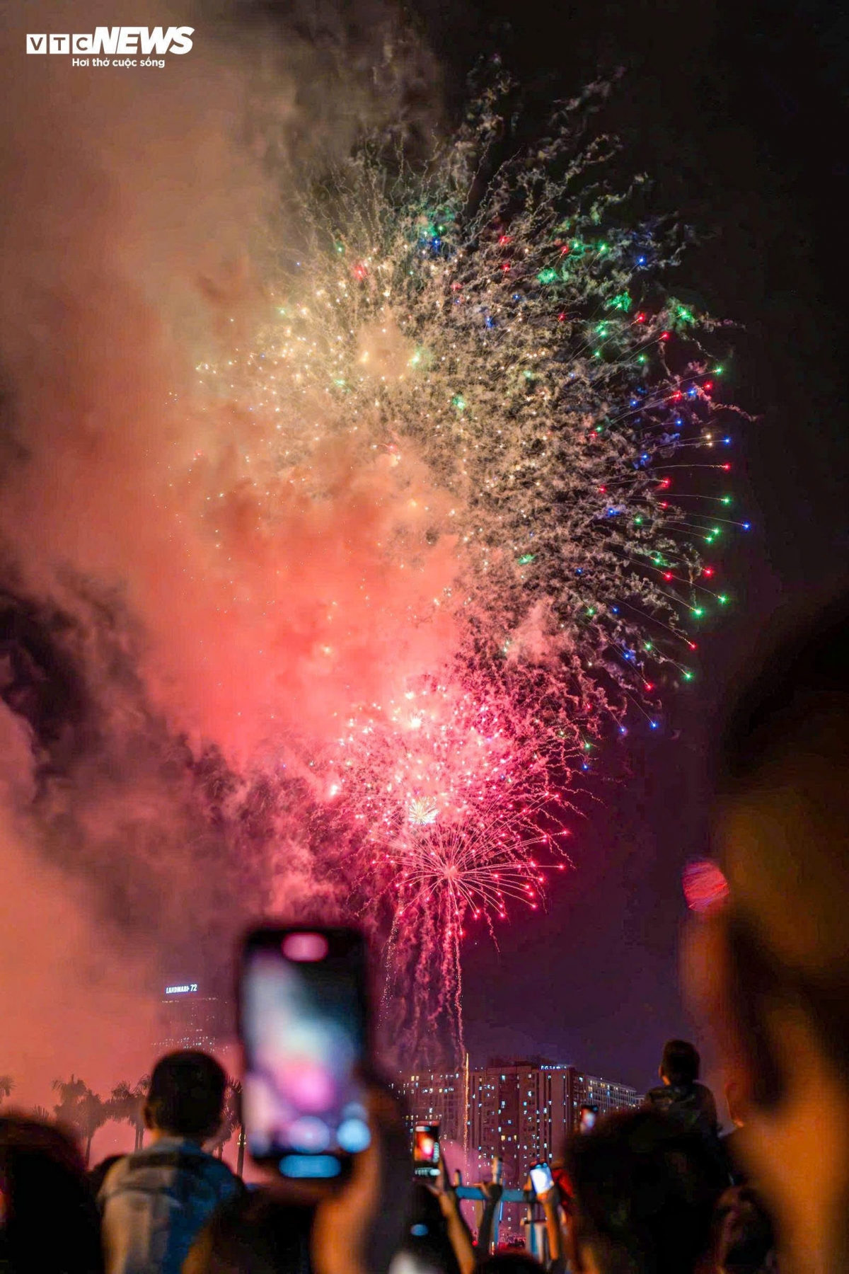 city skies light up with fireworks celebrating vietnam s 80th national day picture 6 city skies light up with fireworks celebrating vietnam s 80th national day picture 6