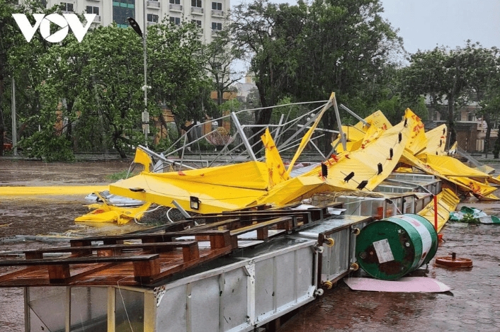 typhoon bualoi wreaks havoc across central vietnam picture 6