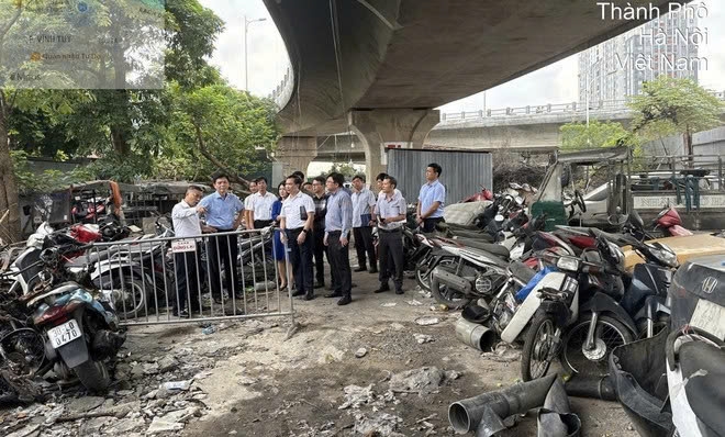 Bê tông gầm cầu Vĩnh Tuy đoạn bị cháy đã suy giảm, không còn đảm bảo như trước