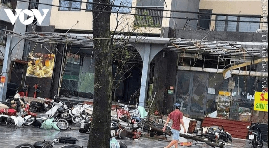 typhoon bualoi wreaks havoc across central vietnam picture 7