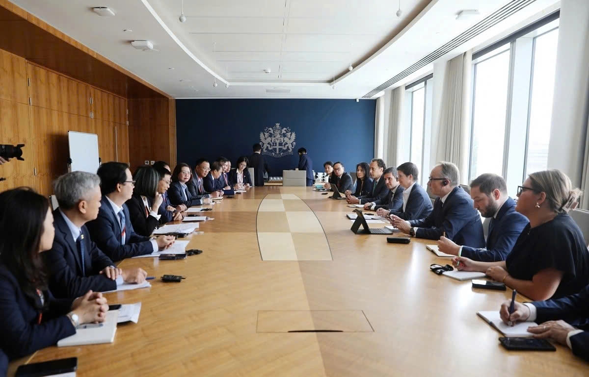 lse pledges to support vietnam in stock market upgrade picture 1