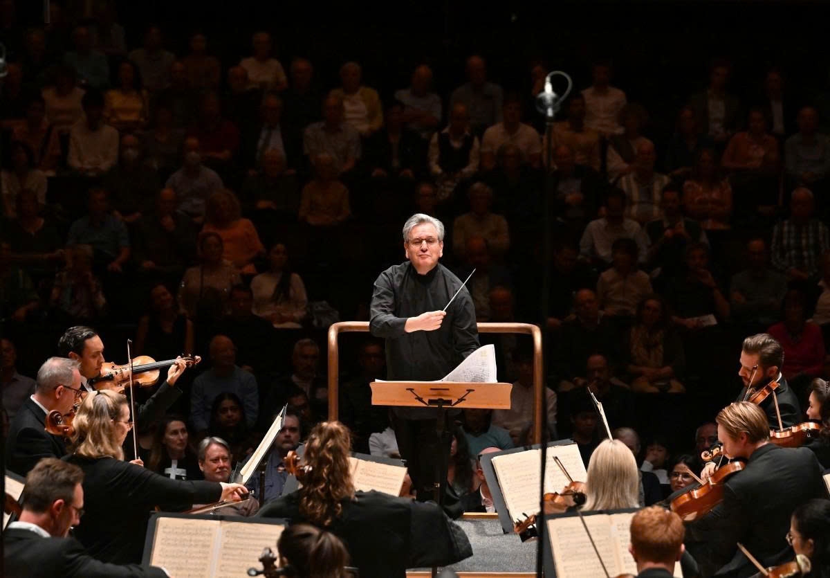 london symphony orchestra to come back for hanoi concert 2025 picture 1