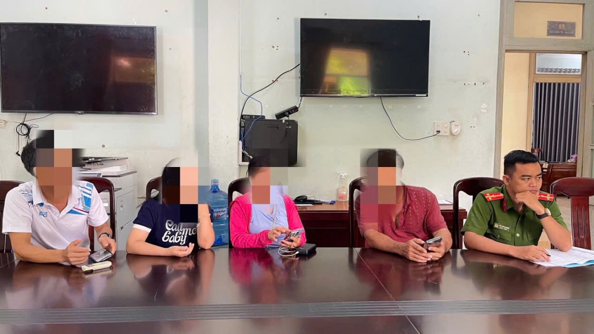 giai cuu kip thoi nu sinh bi bat coc online o Dak lak hinh anh 1