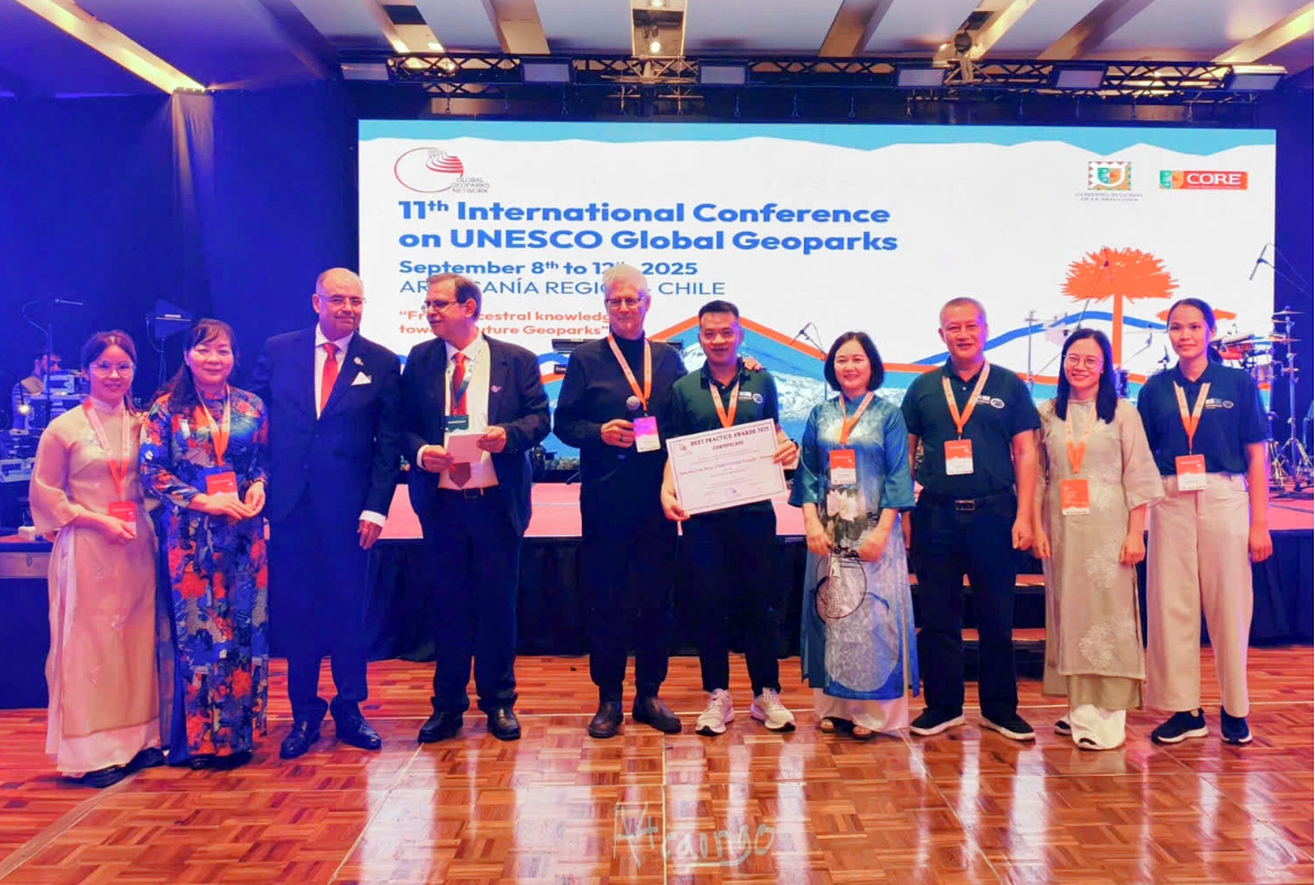 non nuoc cao bang global geopark honoured at unesco conference in chile picture 1