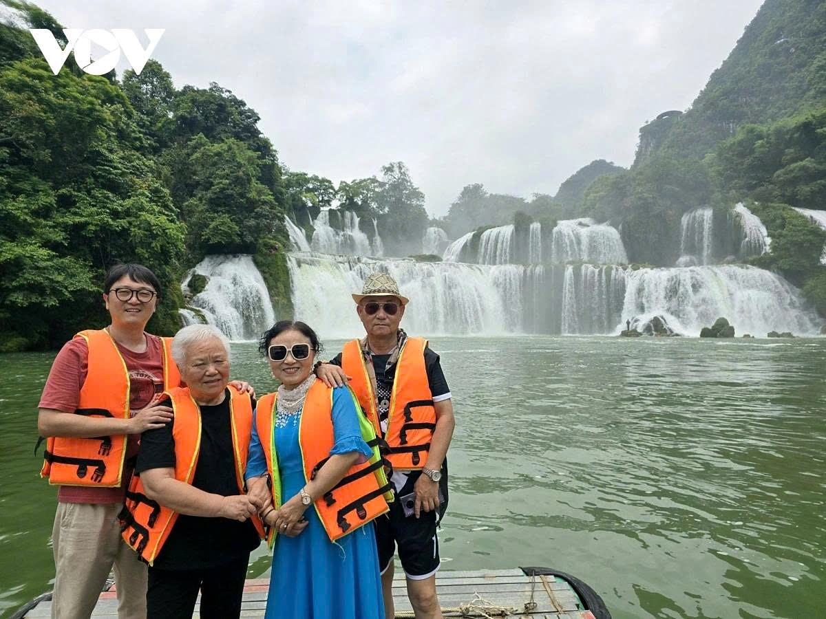 northeast asia and southeast asia vietnam s key tourism markets picture 2