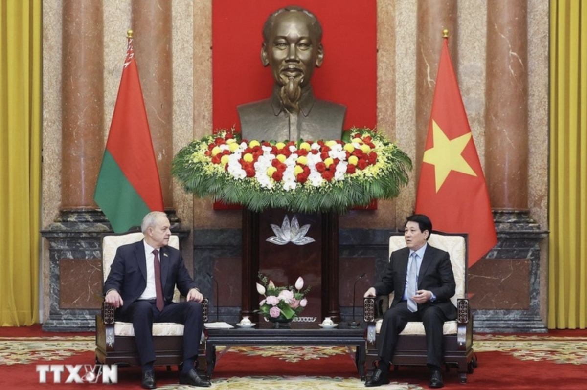 state president receives chairman of belarusian house of representatives picture 1 state president receives chairman of belarusian house of representatives picture 1