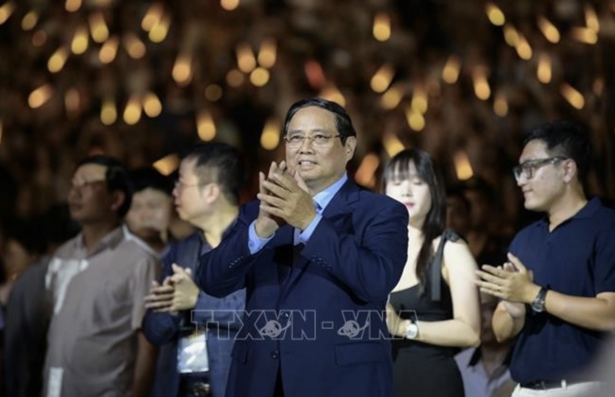 prime minister attends v fest vietnam today music festival picture 1 prime minister attends v fest vietnam today music festival picture 1