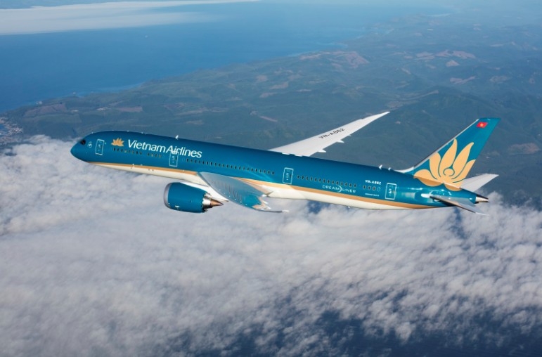 vietnam airlines plans us 10 billion deal for 30 wide-body aircraft picture 1
