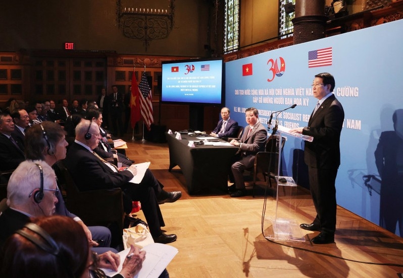Vietnam always bears in mind valuable support of peace-loving Americans: State President