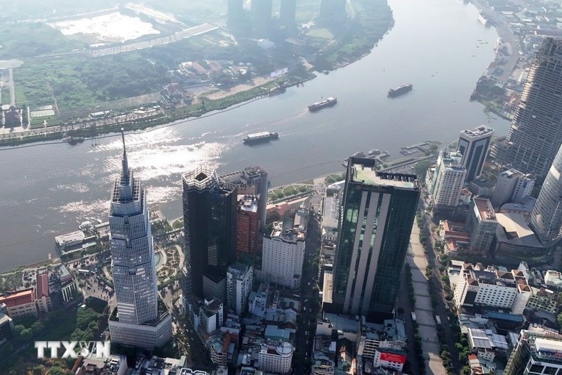 uk officials highlight vietnam s transformation picture 1
