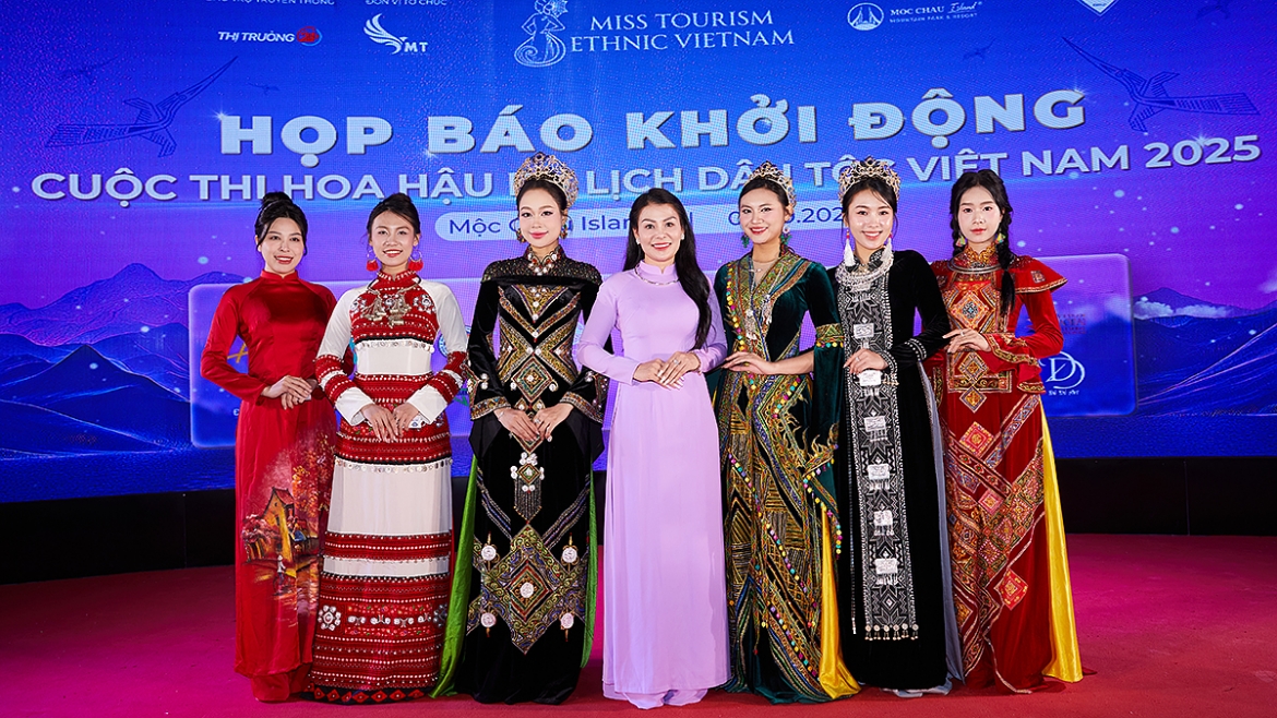  hoa hau du lich dan toc viet nam 2025 se lan toa tinh yeu que huong qua nhan sac va tri tue hinh anh 2