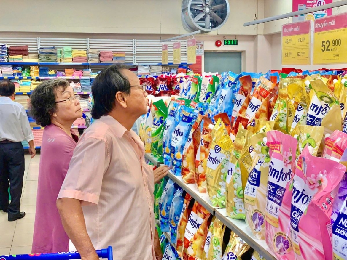 co.opmart trao tang hon 10.000 hop sua mien phi cho hoc sinh dip khai giang nam hoc moi hinh anh 2