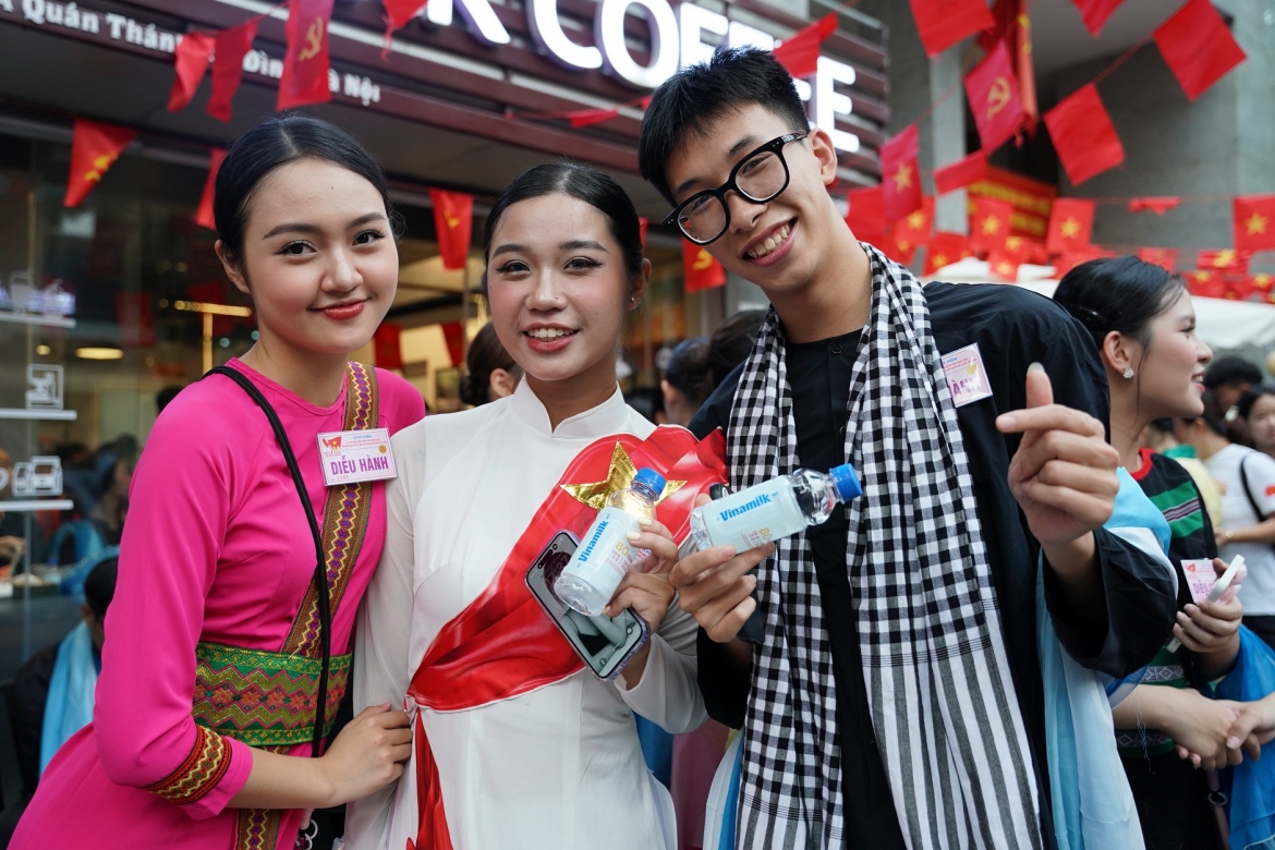 gan 1 trieu san pham vinamilk tiep suc cho Dai le ky niem 80 nam quoc khanh 2 9 hinh anh 2