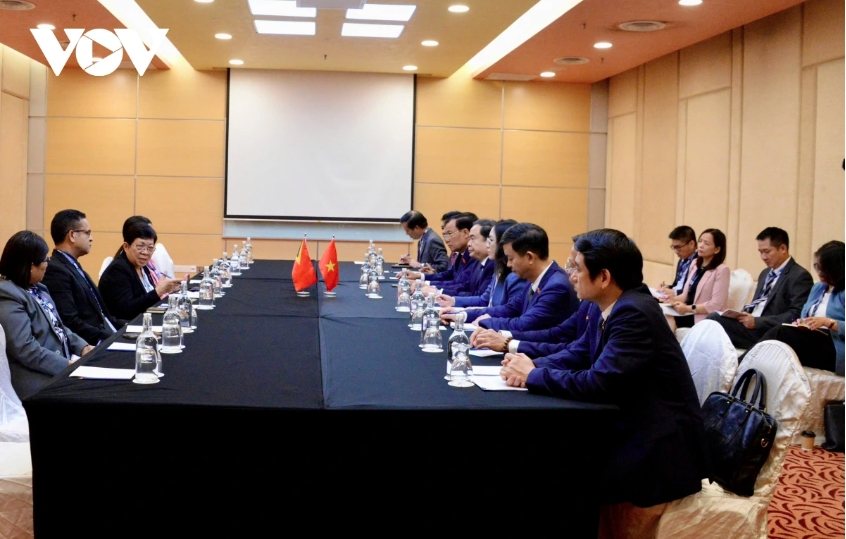 at_the_meeting_with_timorese_delegation.png