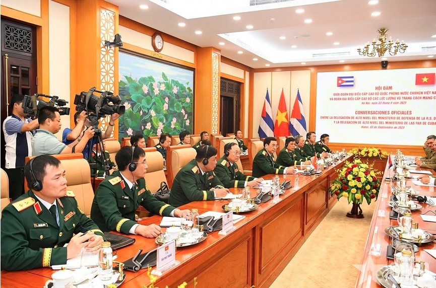 vietnamese, cuban defence leaders reinforce 65-year special friendship picture 2