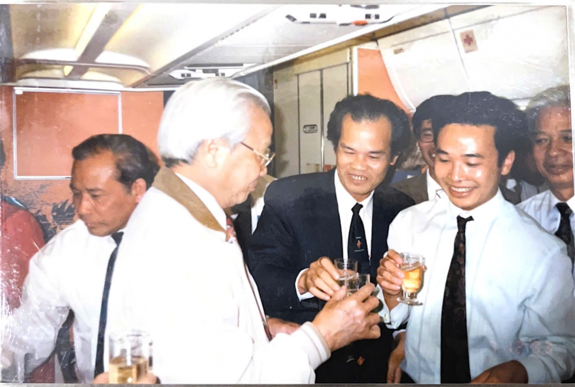 binh luan vien Dinh khai - nguoi ve tran dau bang ngon ngu hinh anh 4