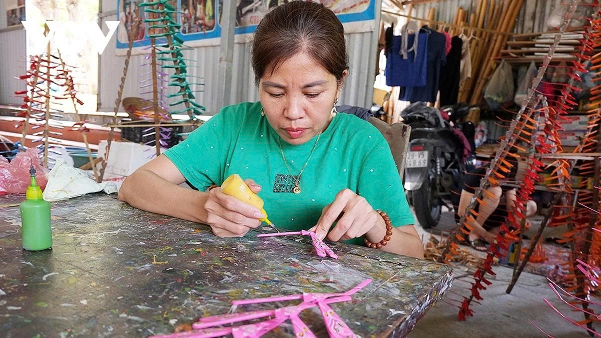 unique bamboo dragonfly craft village beside tay phuong pagoda picture 4