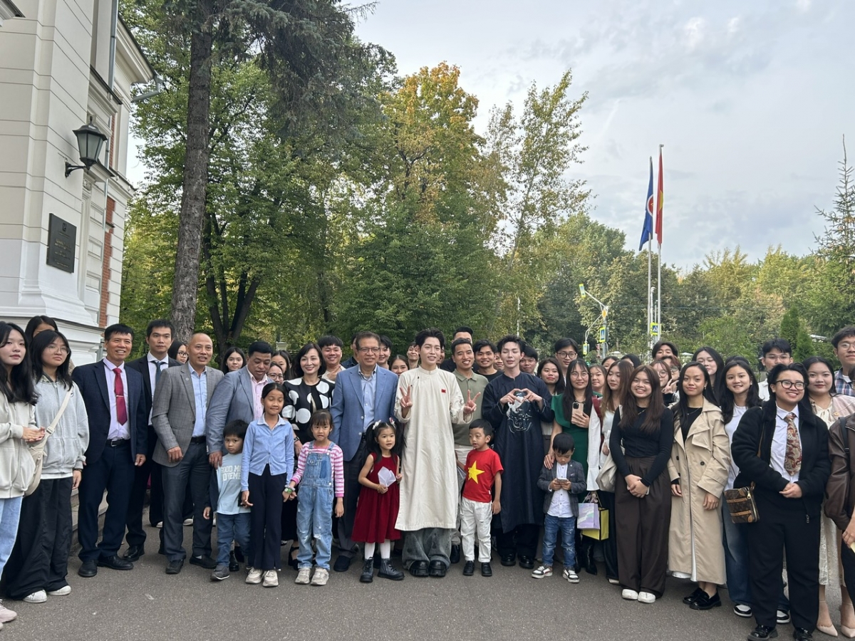 Người Việt tại Nga nồng nhiệt chào đón Quán quân Intervision 2025 Đức Phúc