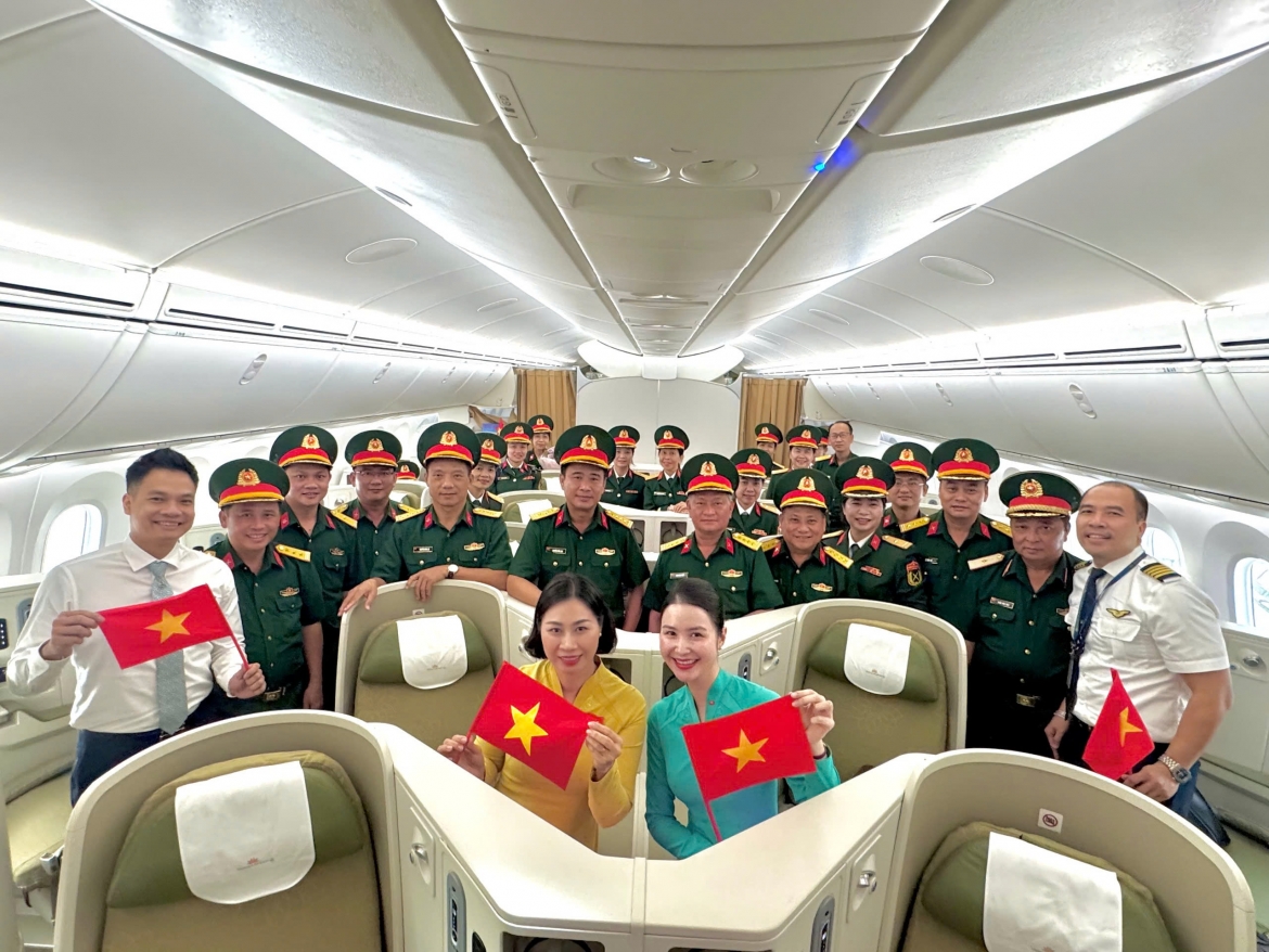 hanh trinh chuyen bay dac biet dua hon 360 chien si lam nhiem vu a80 ve tp.hcm hinh anh 12