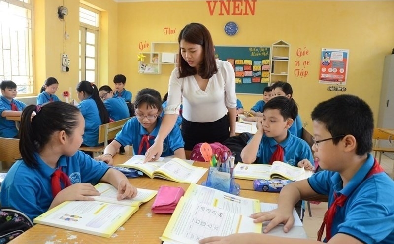 Sách giáo khoa thống nhất toàn quốc từ 2026, miễn phí năm 2030. Sách giáo khoa thống nhất toàn quốc từ 2026, miễn phí năm 2030.
