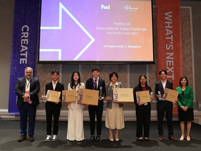 two vietnamese students recognised at fedex ja international trade challenge picture 1 two vietnamese students recognised at fedex ja international trade challenge picture 1
