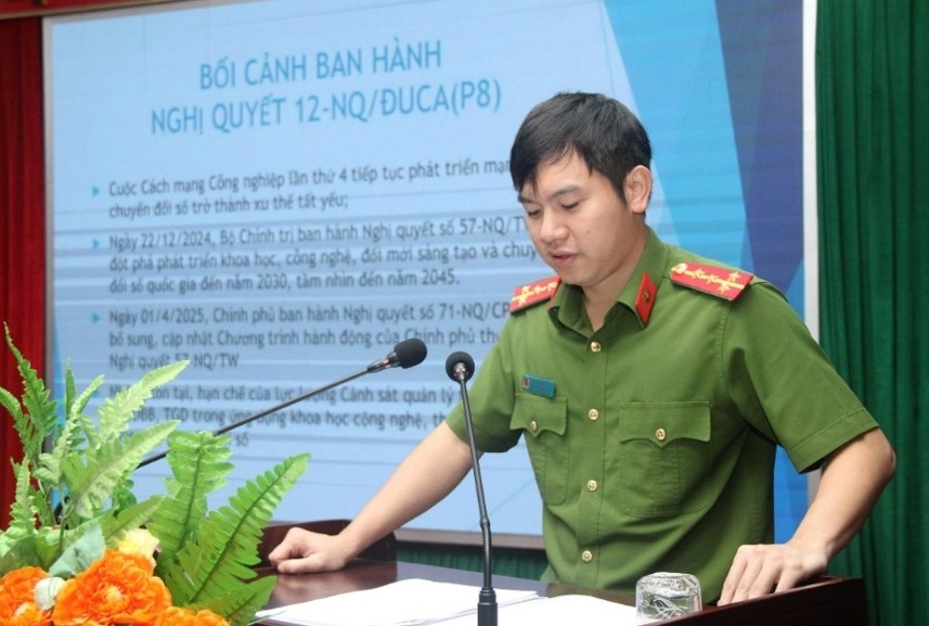 soi minh trong tam guong cua Dang hinh anh 4