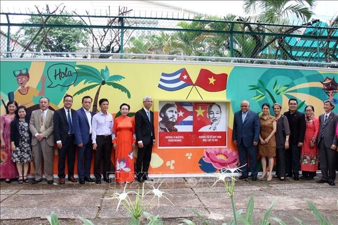 hcm city inaugurates mural honouring vietnam cuba ties picture 1