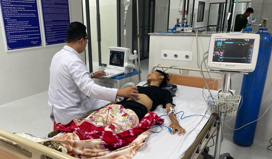 Bác sĩ giỏi từ TP.HCM trực tiếp điều trị ca chấn thương nặng tại đặc khu Côn Đảo