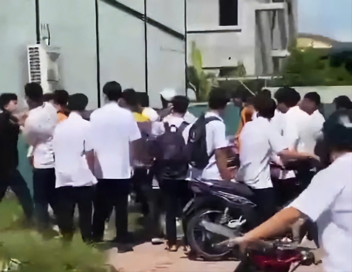 nam sinh bi danh hoi dong do mau thuan yeu duong o quang ninh, cong an vao cuoc hinh anh 1