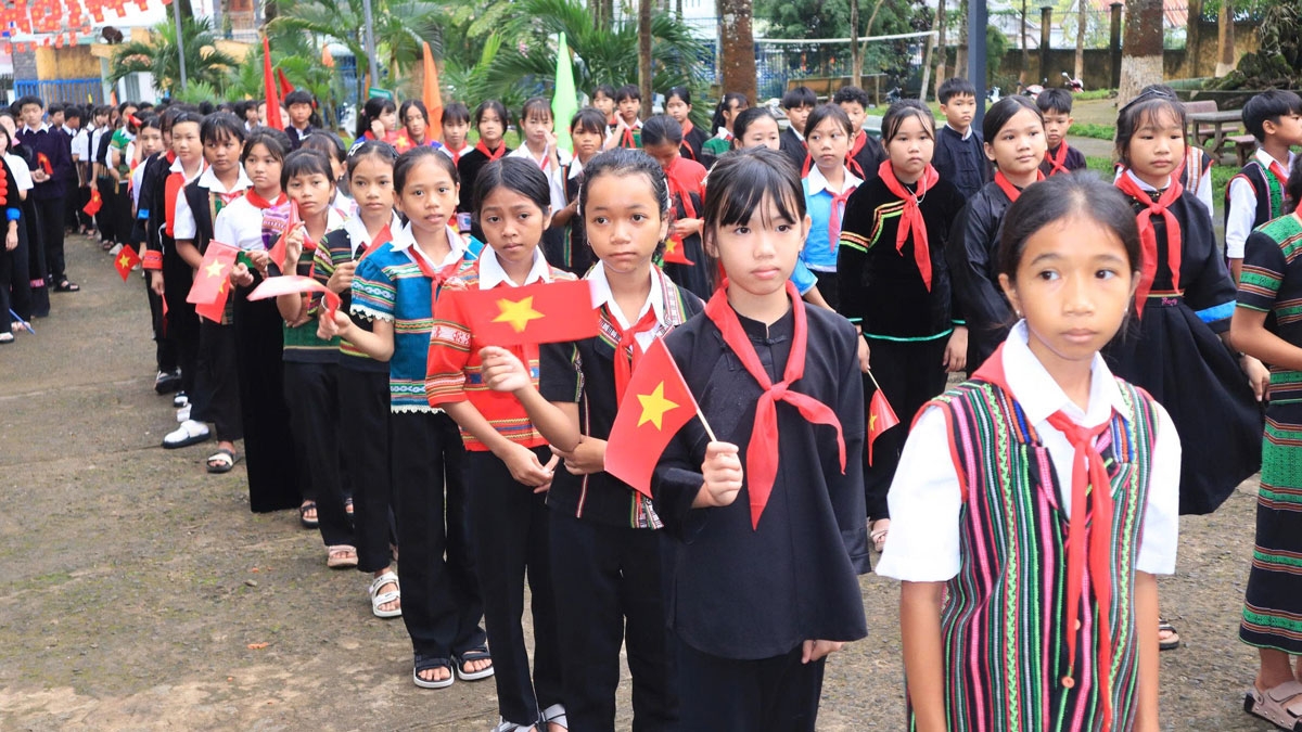 Học sinh dân tộc thiểu số tại Đồng Nai đón năm học mới với niềm vui kép