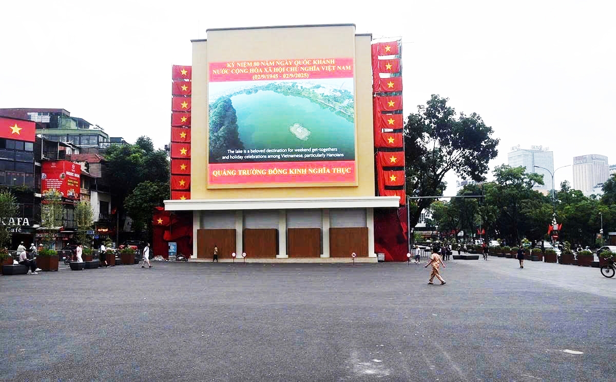 hanoi s dong kinh-nghia thuc square gets new look after first renovation phase picture 2