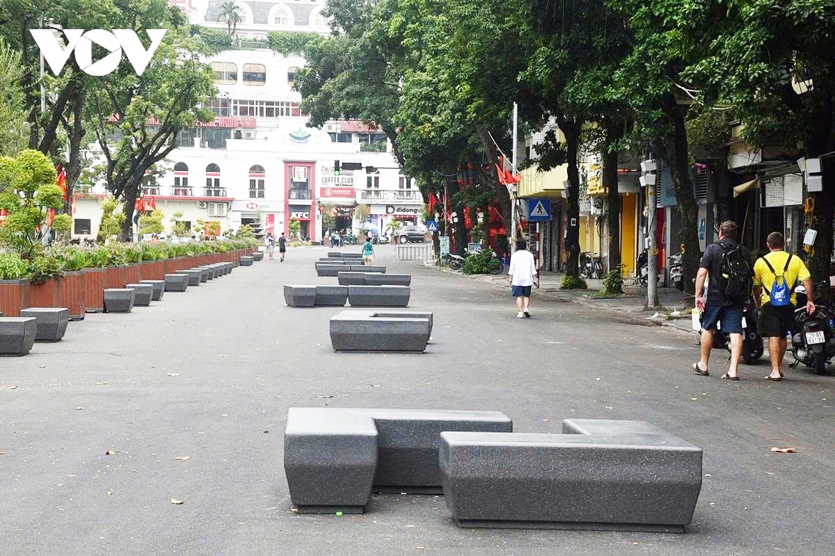 hanoi s dong kinh-nghia thuc square gets new look after first renovation phase picture 6