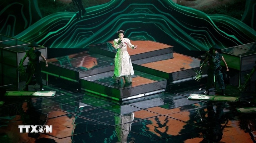 PM congratulates singer Duc Phuc on winning Intervision 2025