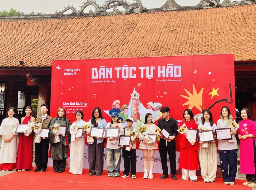 Painting exhibition helps spread love for homeland