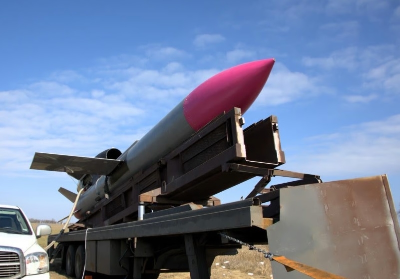 ukraine choi la bai nato , dua cong xuong ten lua xa tam voi cua nga hinh anh 1